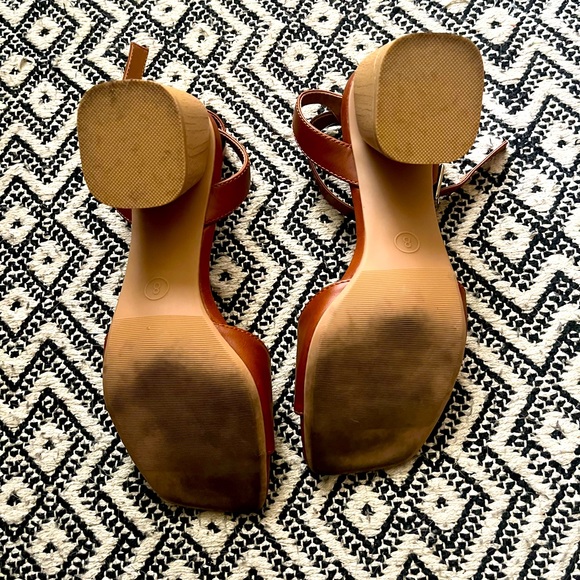 Target Universal Thread Block Heels - Picture 5 of 5